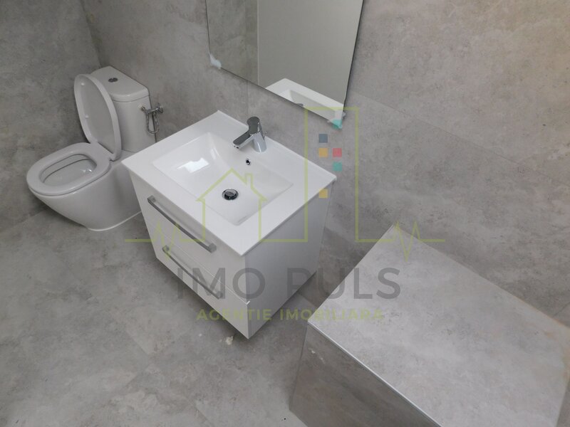 Gradina proprie. Bucatarie separata.